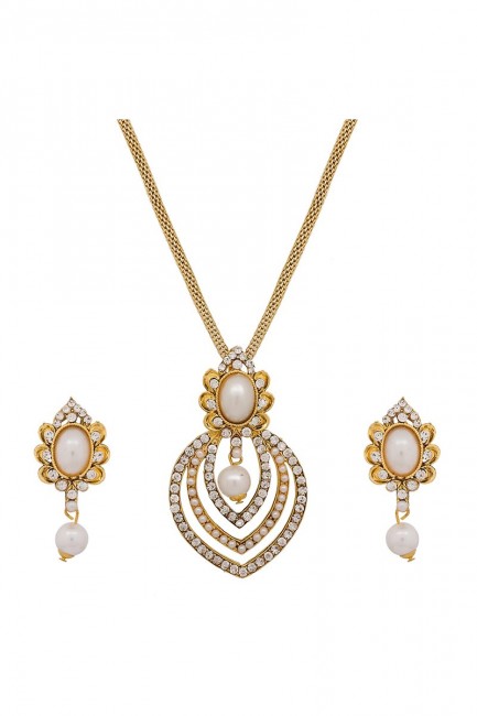 American Diamonds & Pearls White & Golden Pendant Set