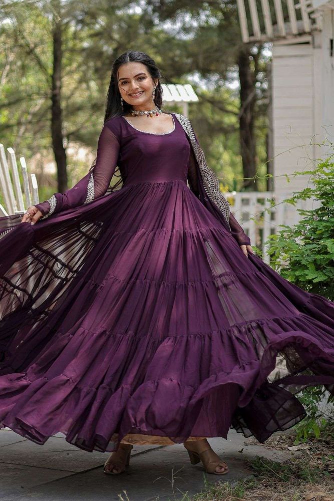 Plain red gown new arrivals